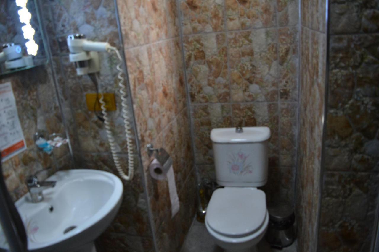 Hotel Mkudro Кутаиси Екстериор снимка
