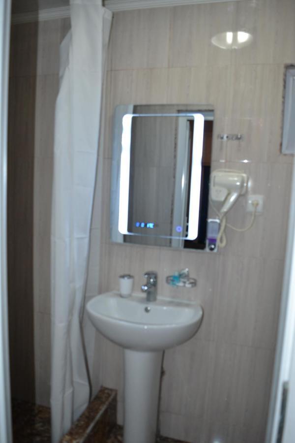 Hotel Mkudro Кутаиси Екстериор снимка