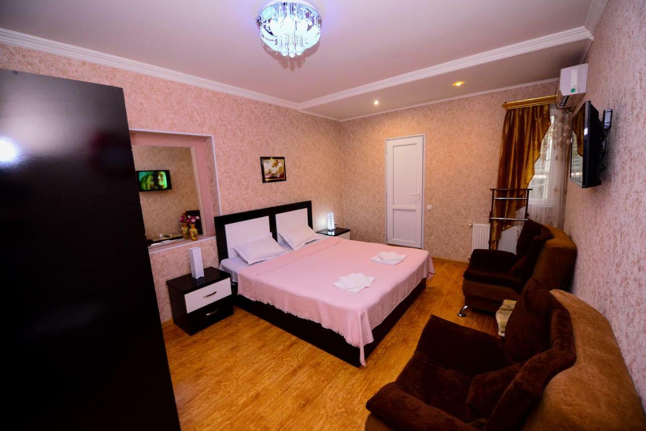 Hotel Mkudro Кутаиси Екстериор снимка