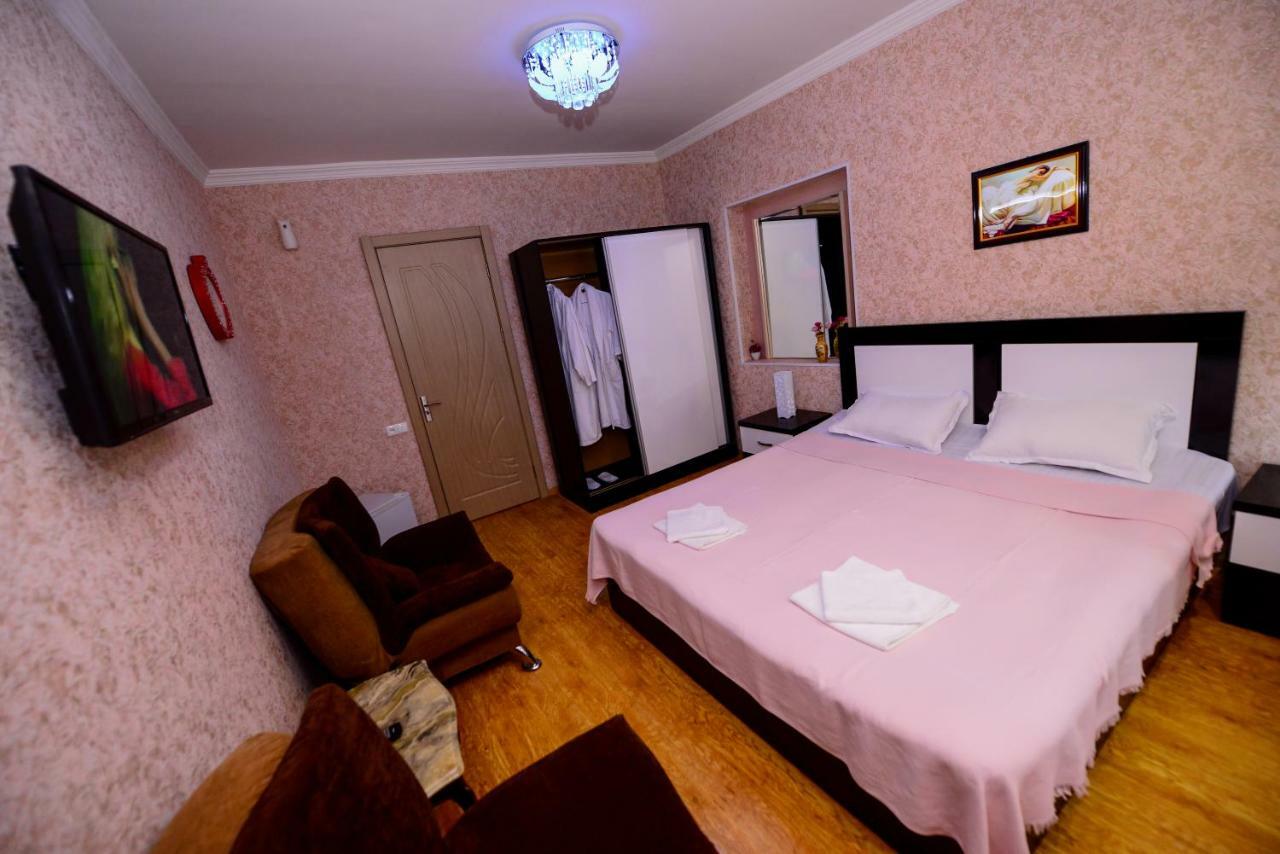 Hotel Mkudro Кутаиси Екстериор снимка