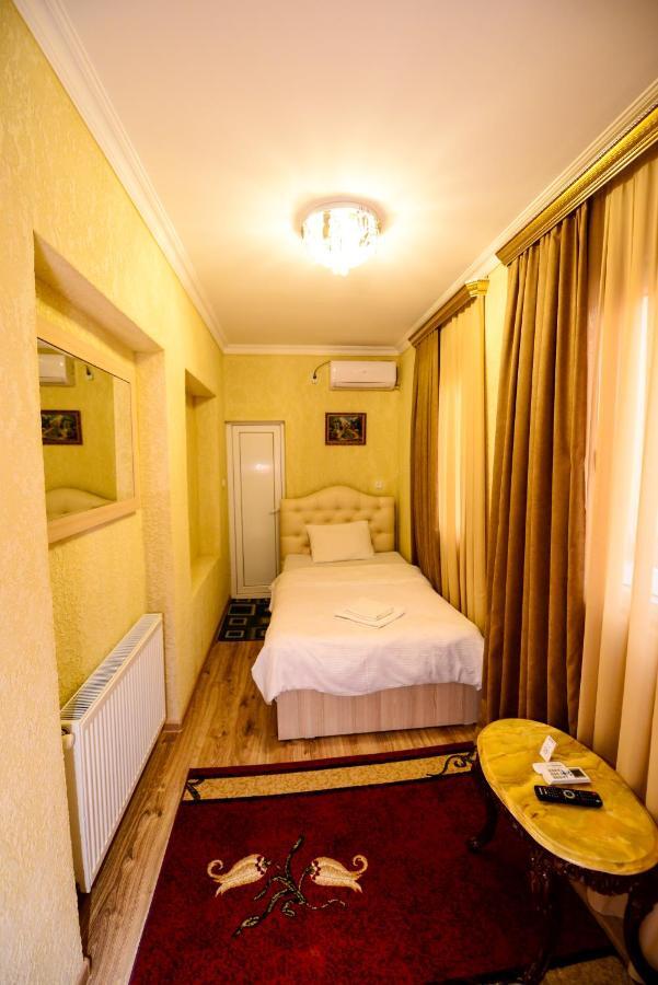 Hotel Mkudro Кутаиси Екстериор снимка